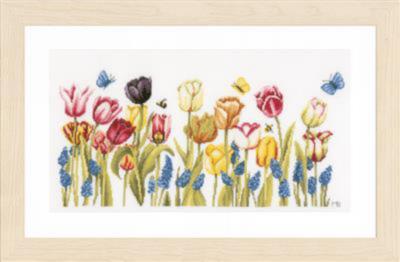 PN-0155747 Набор для вышивки крестом LanArte Tulips "Тюльпаны"