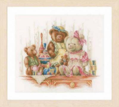 PN-0168381 Набір для вишивки хрестом LanArte Bears and Toys "Ведмеді та іграшки"